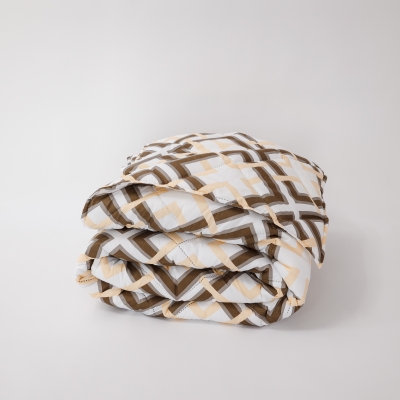 Pilotă ușoară de iarnă pentru dormitor Jasmine 200/210 cm