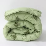 Pilotă ușoară de vară pentru pat dublu Aloe 200/210 cm.