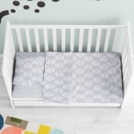 Set de pat pentru bebeluși, Norișori, în culoare gri, din 100% bumbac ranforce